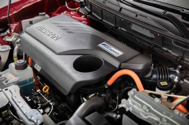 2017-nissan-rogue-hybrid-sl-engine-bay