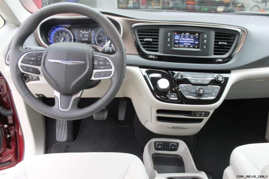Review: 2017 Chrysler Pacifica Touring 