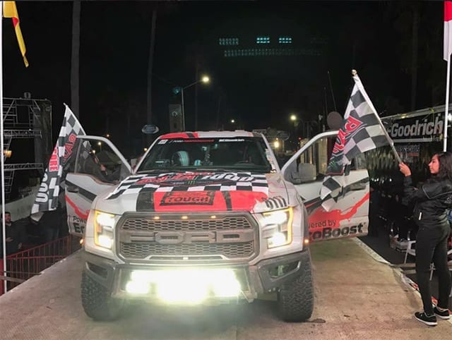 2017 Ford F-150 Raptor Finishes Baja 1000 Then Drives Home