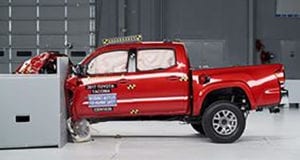 IIHS Crashes Mid-Size Pickups - Toyota Tacoma, Chevrolet Colorado, GMC Canyon Fare Well