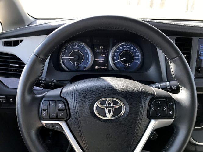 2017 Toyota Sienna Limited Premium - 5 Things You Need to Know