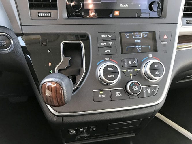 2017 Toyota Sienna Limited Premium - 5 Things You Need to Know