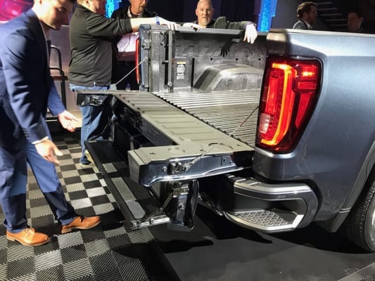 2019 GMC Sierra 1500 Revealed - Top 5 Things You Need to Know