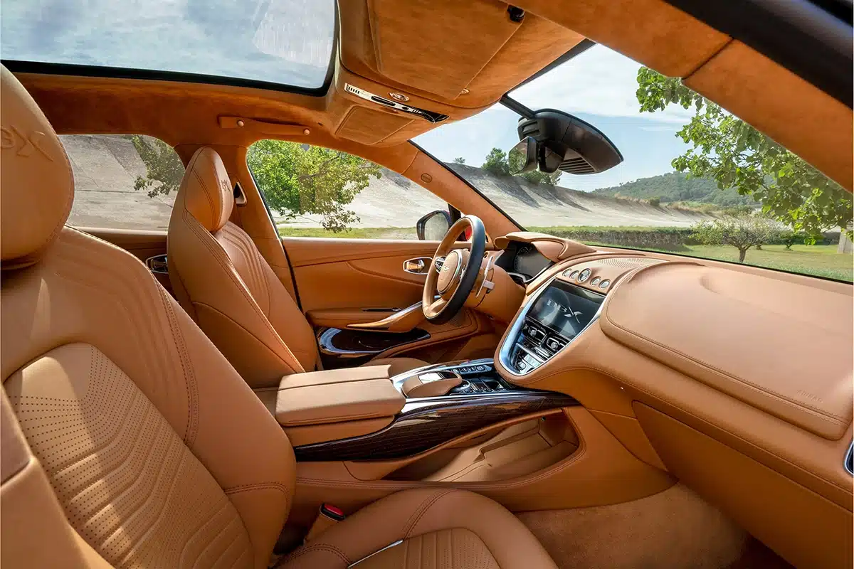 aston martin dbx11