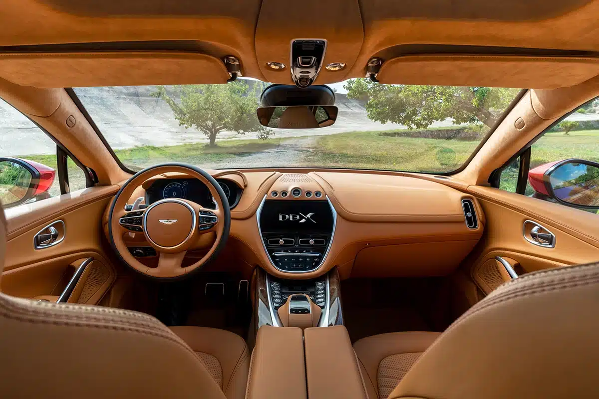aston martin dbx13