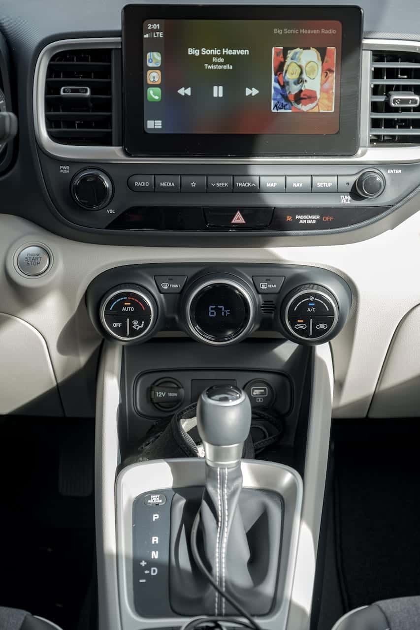 2020 Hyundai Venue Denim edition infortainment