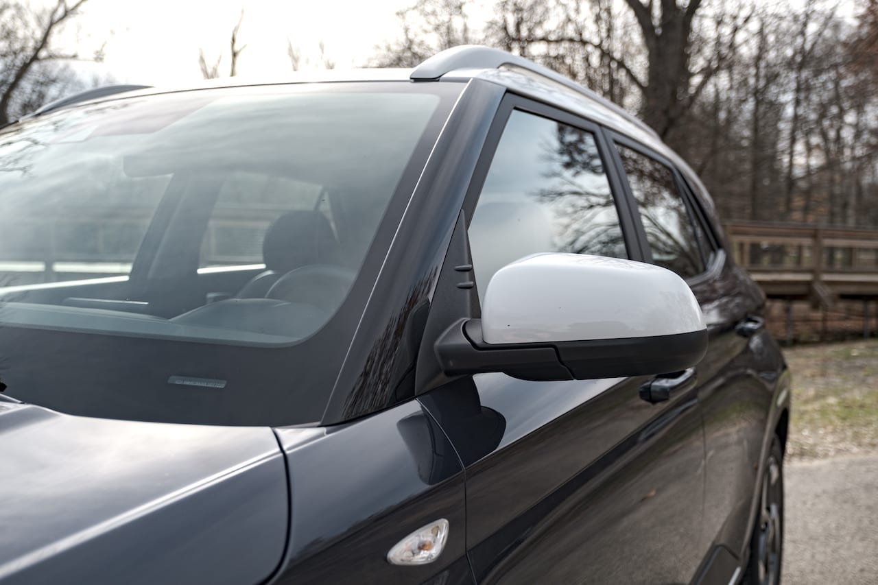 2020 Hyundai Venue Denim edition drivers side mirror