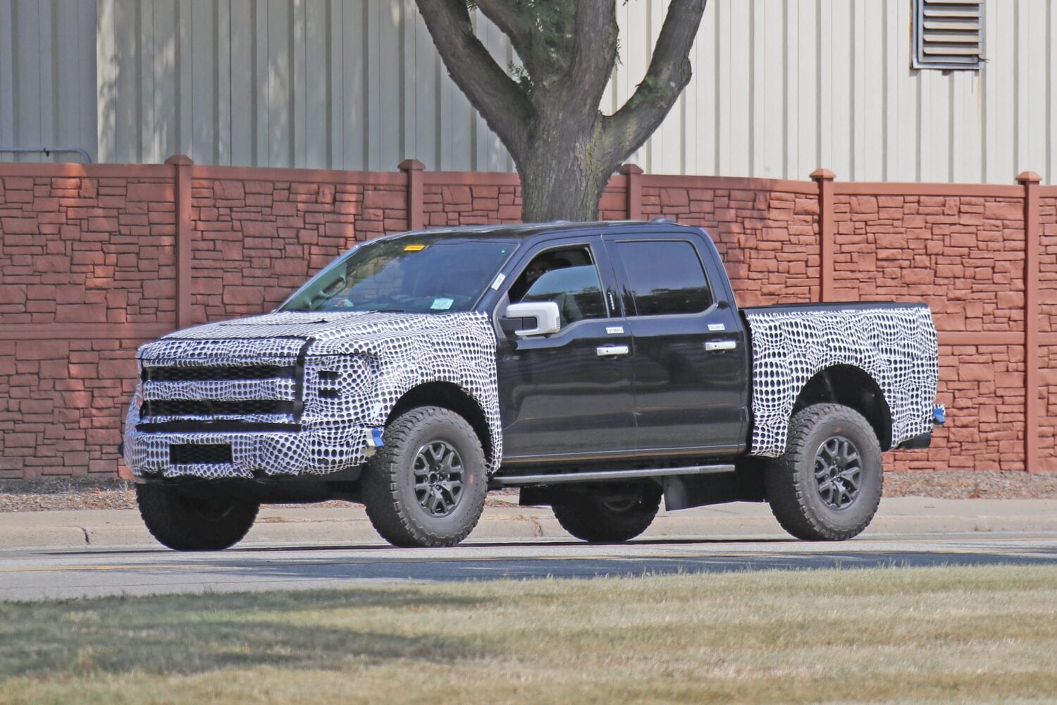 2022 Ford Raptor spy video v8 engine growl