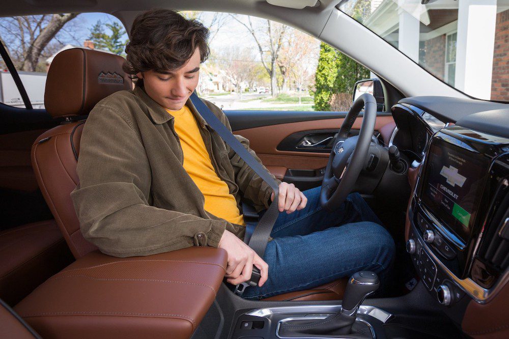 GM Trucks Buckle to Drive