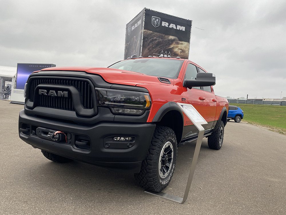 Ram Power Wagon Motor Bella