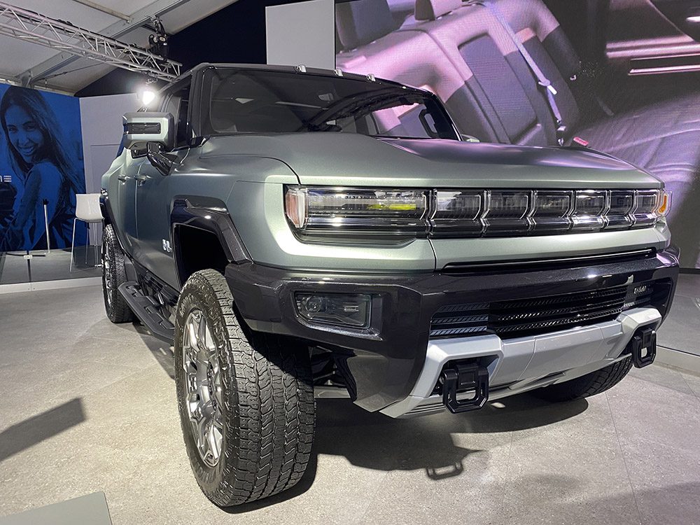 GMC Hummer EV SUV Motor Bella