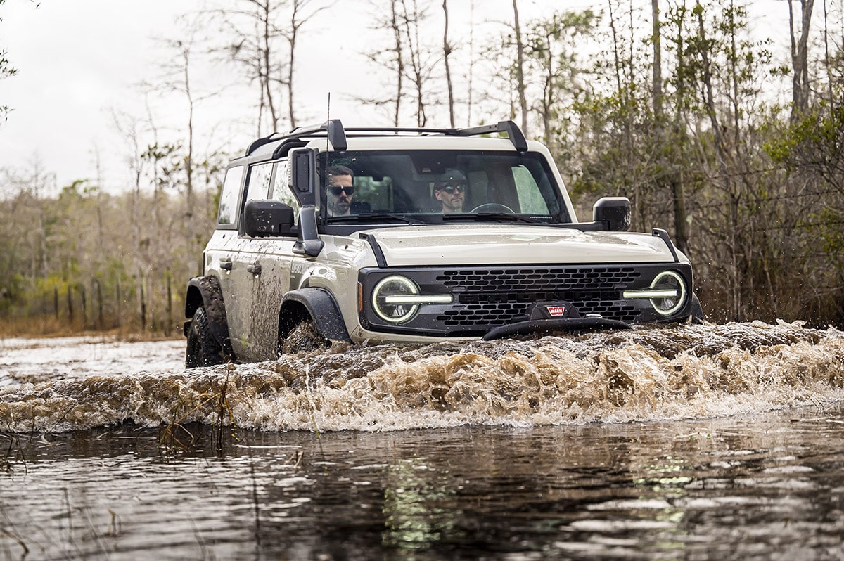 2022 Ford Bronco Everglades_Desert Sand_12