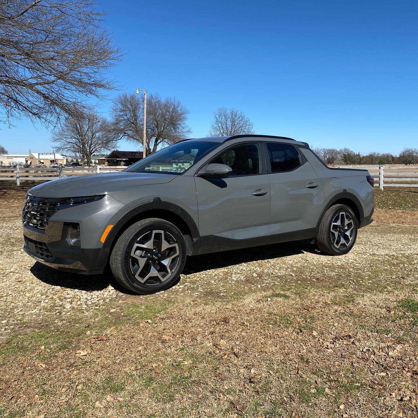 How much can the Hyundai Santa Cruz tow