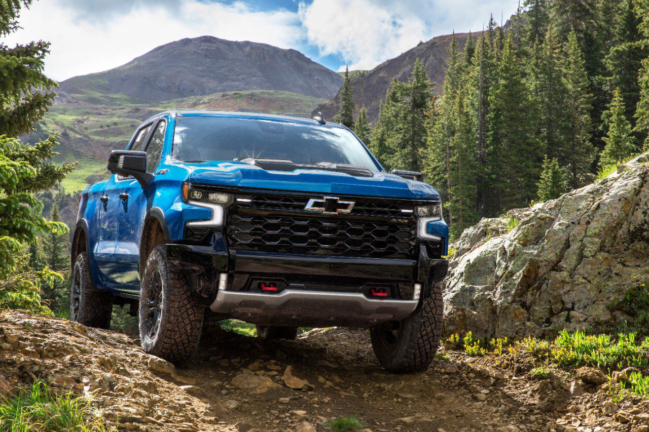 Chevy Silverado HD ZR2, GMC Sierra HD AT4