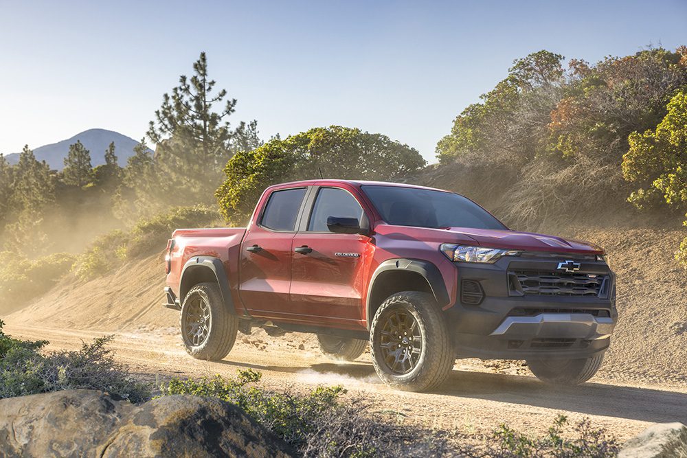 2023 Chevrolet Colorado legroom