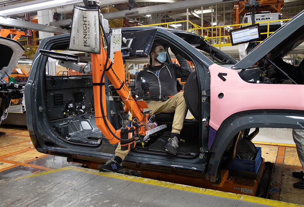 an employee at fca’s sterling heights (mich.) assembly plant u