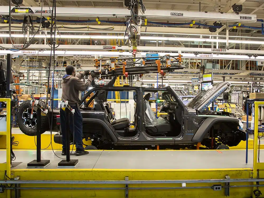 Jeep lays off