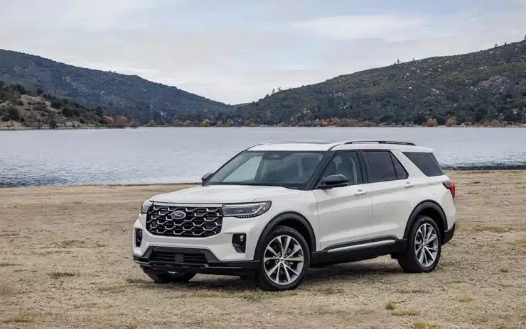 2025 ford explorer platinum 01