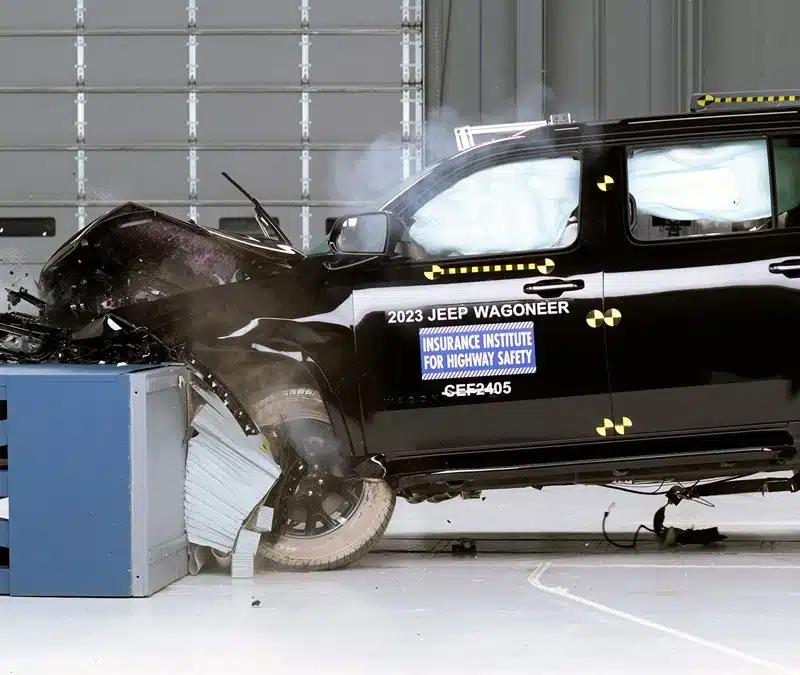iihs jeep wagoneer crash test