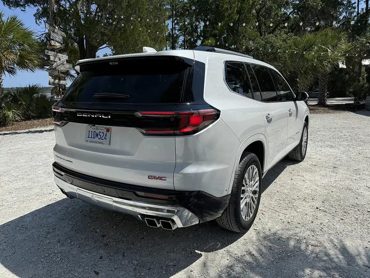 2024 GMC Acadia 2
