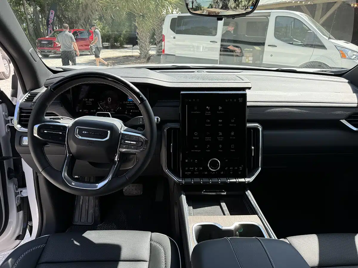 2024 GMC Acadia 6