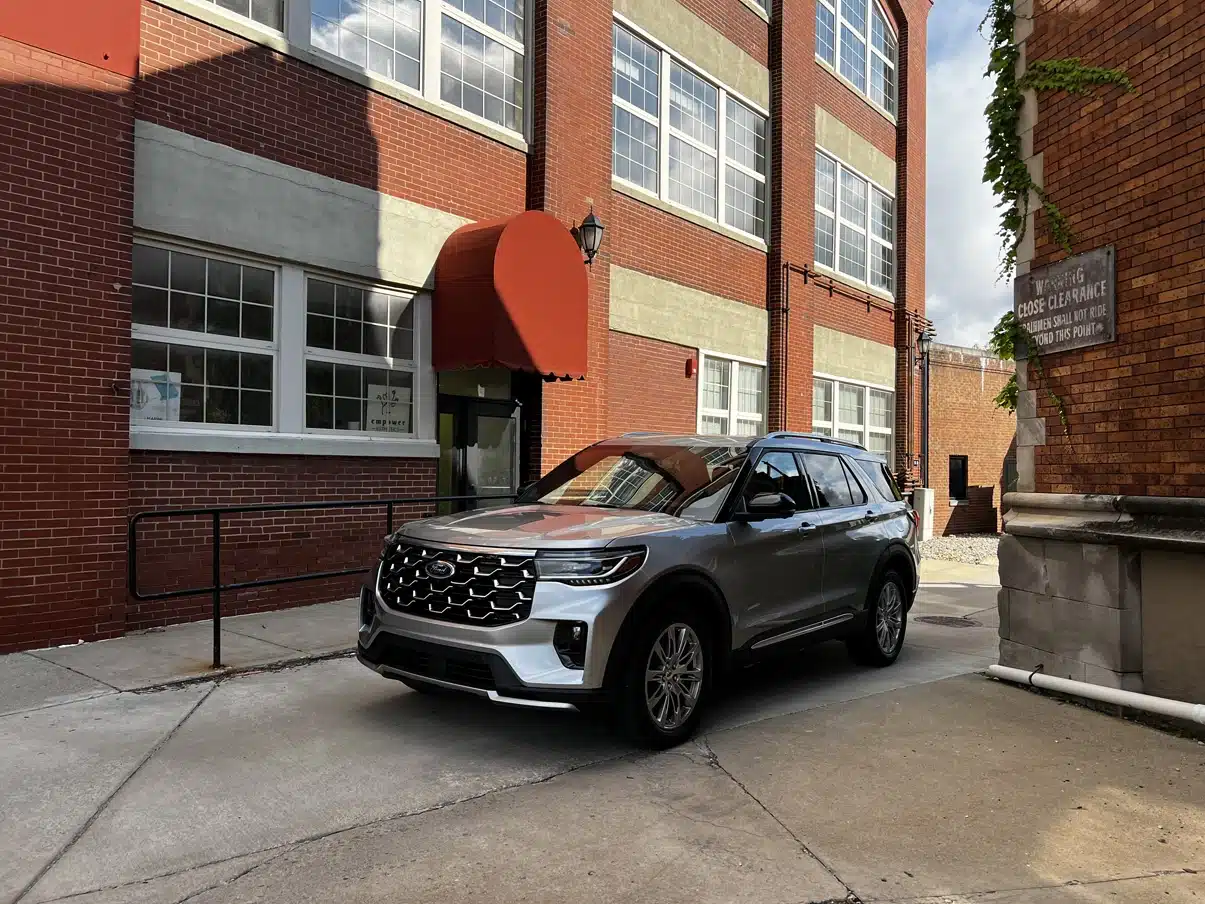 2025 ford explorer 18