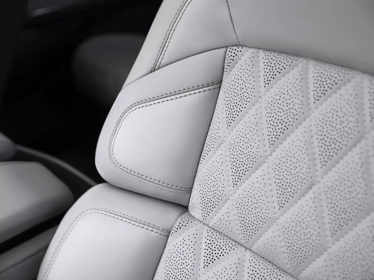 2025 lincoln navigator black label 1