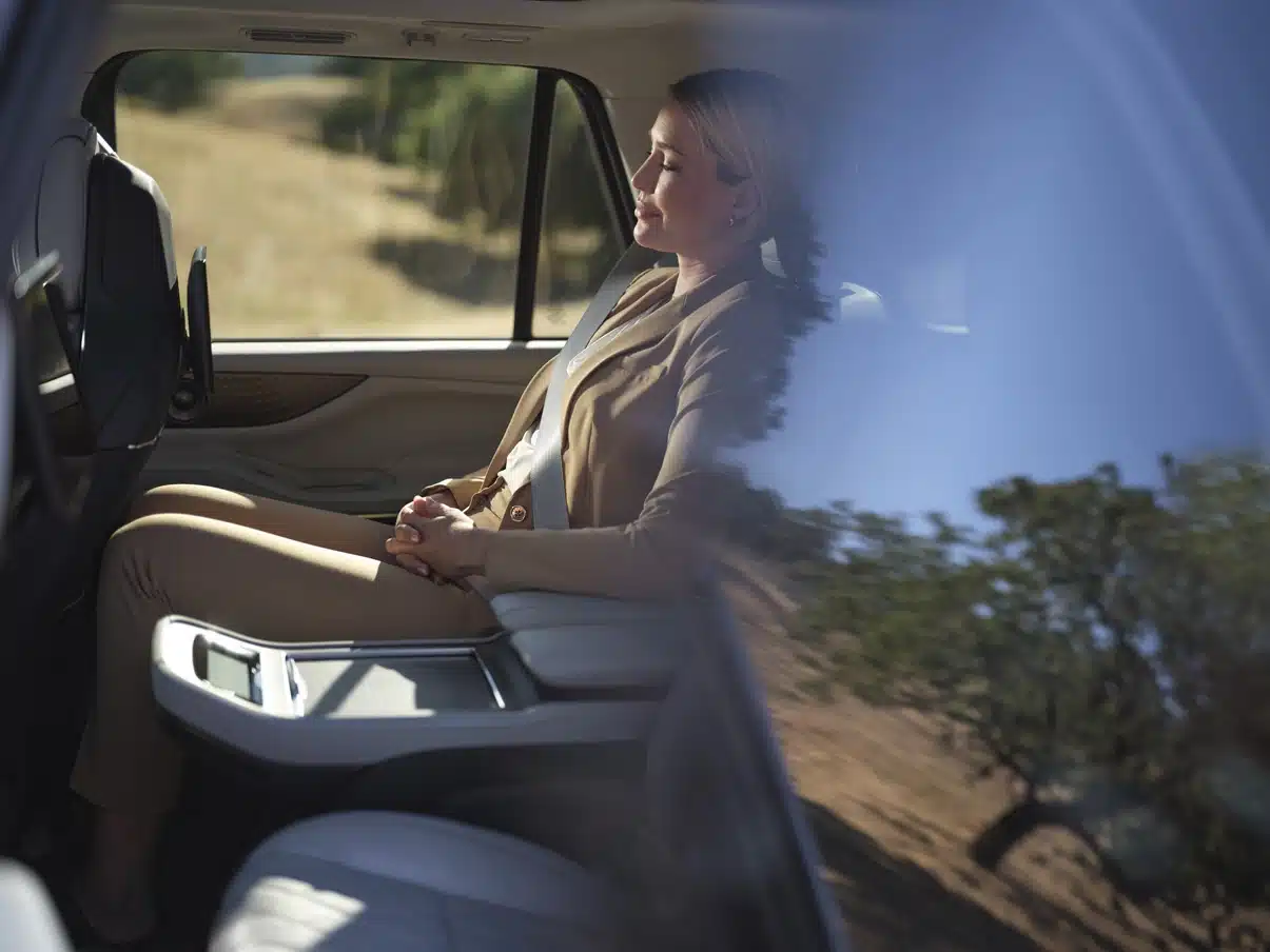 2025 lincoln navigator black label 10