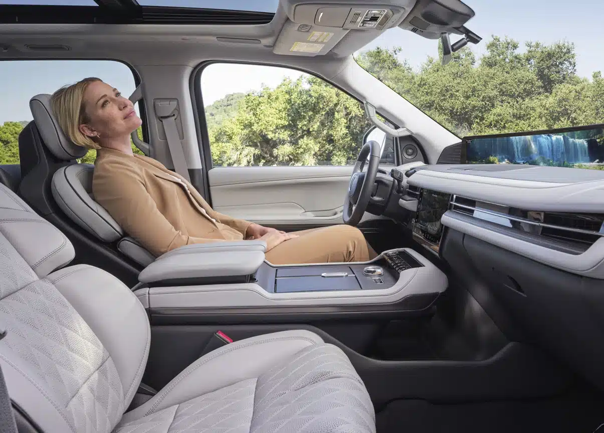2025 lincoln navigator black label 11