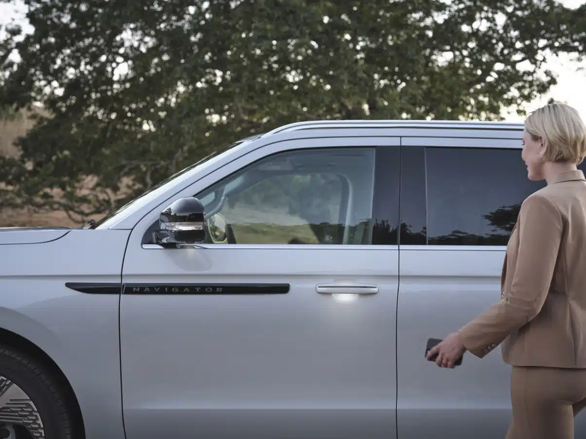 2025 lincoln navigator black label 22