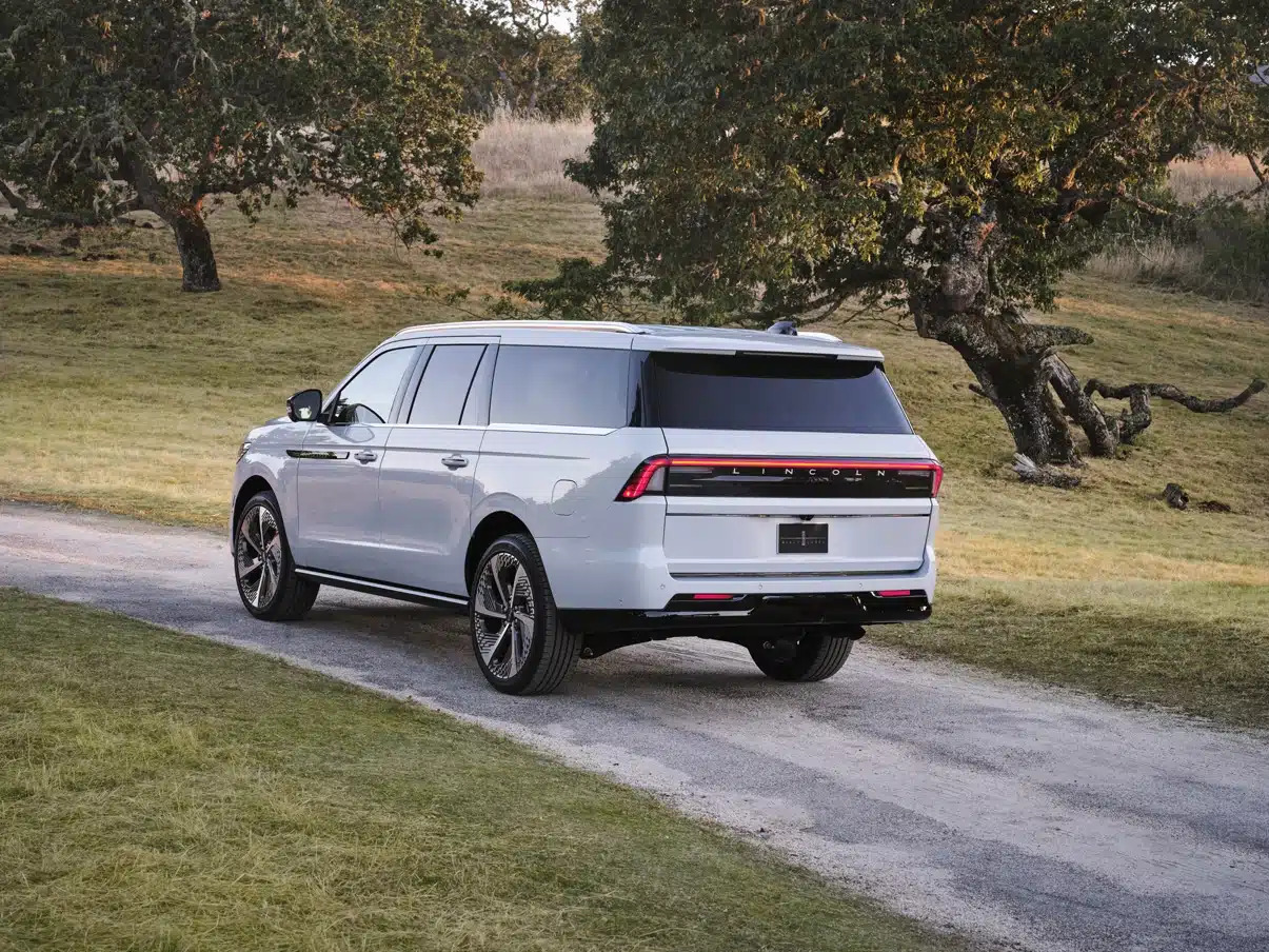 2025 lincoln navigator black label 28