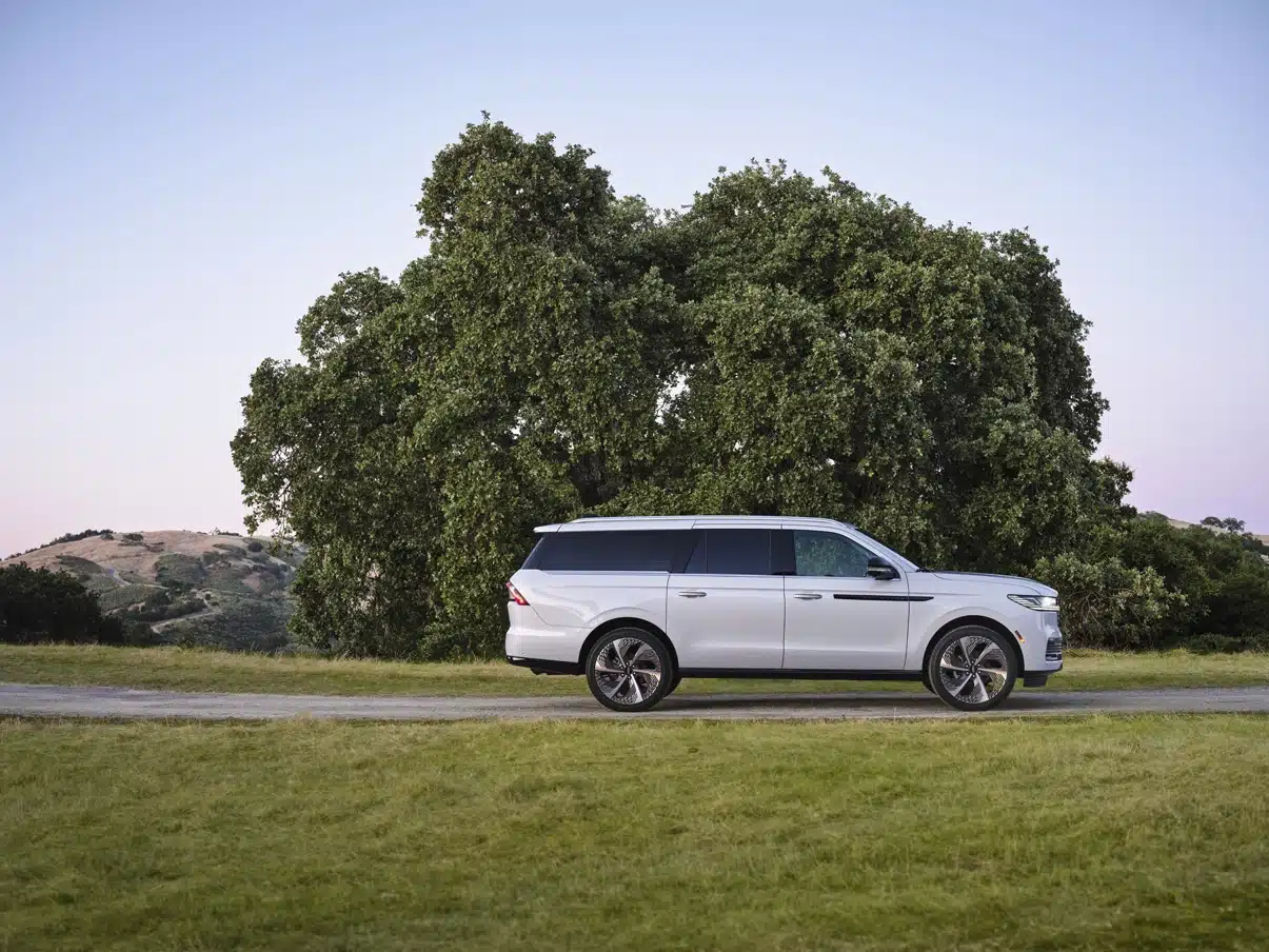 2025 lincoln navigator black label 29
