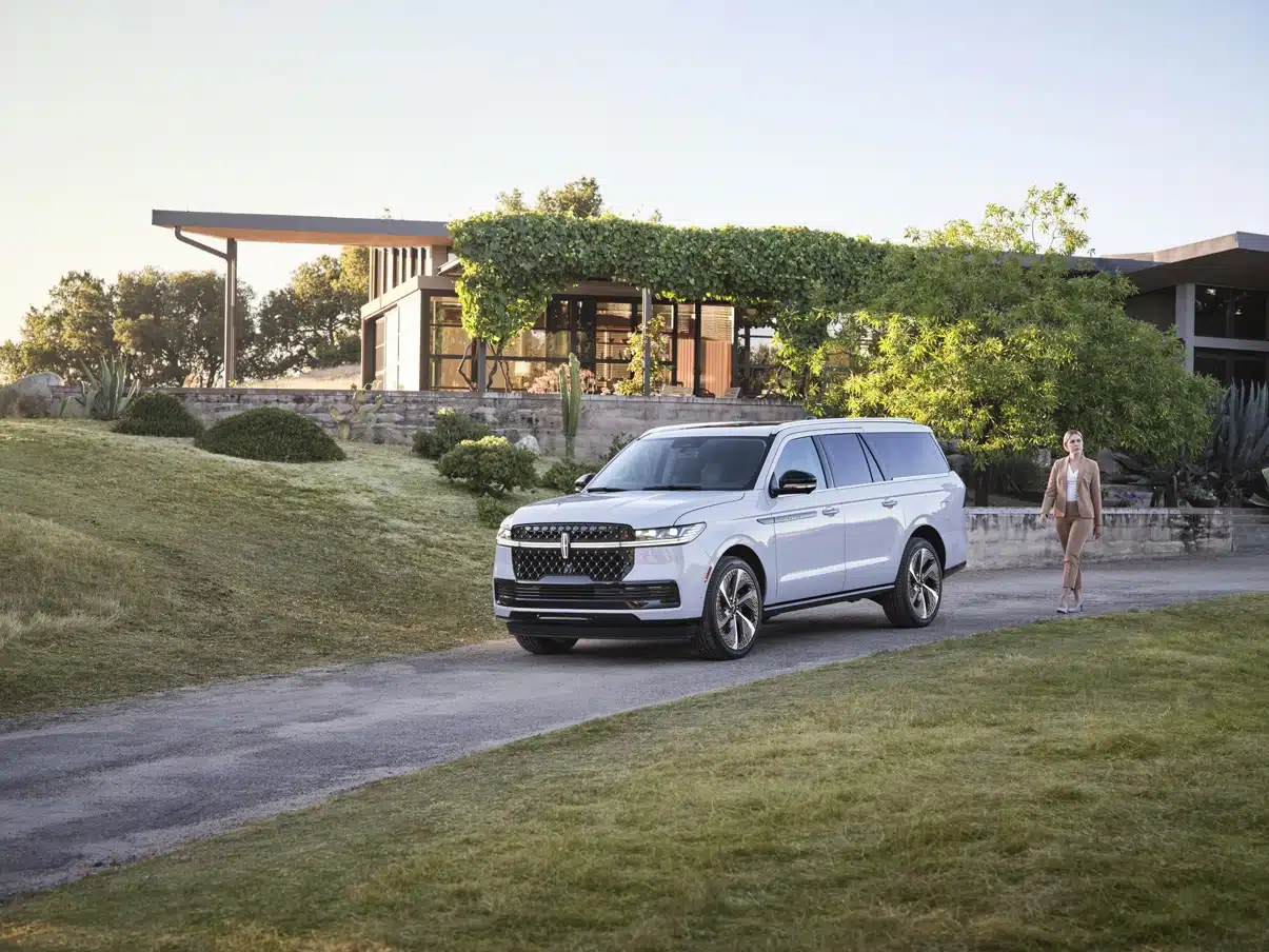 2025 lincoln navigator black label 30
