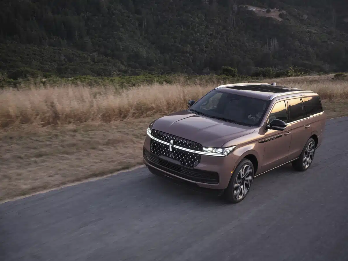 2025 lincoln navigator black label 33