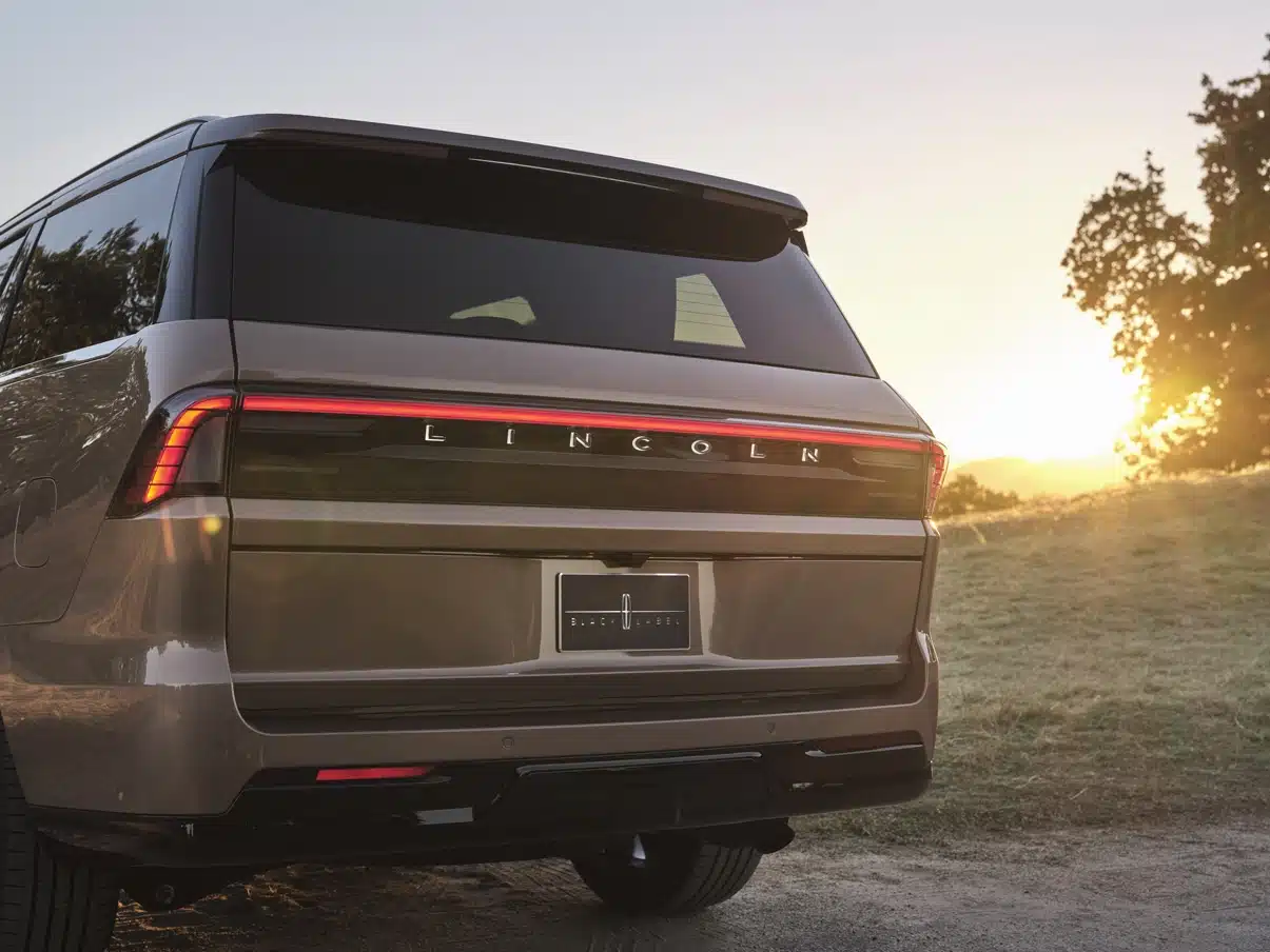 2025 lincoln navigator black label 44
