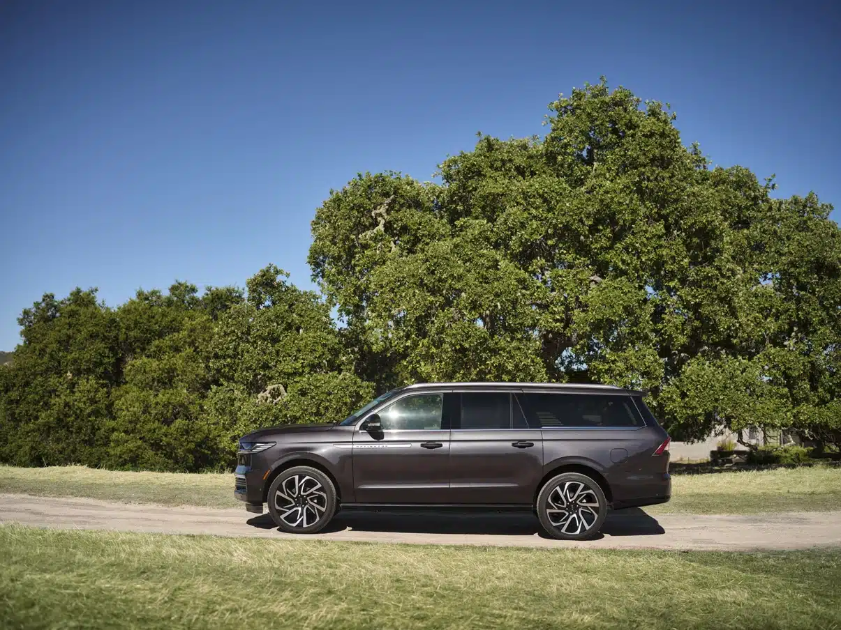 2025 lincoln navigator reserve 1