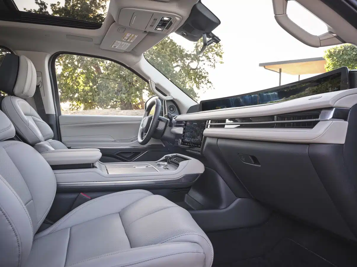 2025 lincoln navigator reserve 4