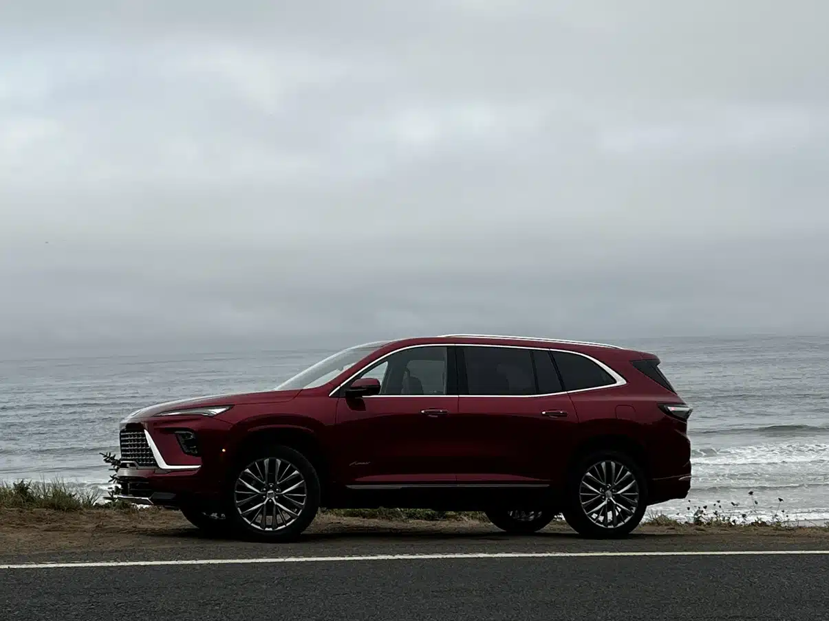 2025 buick enclave avenir 47
