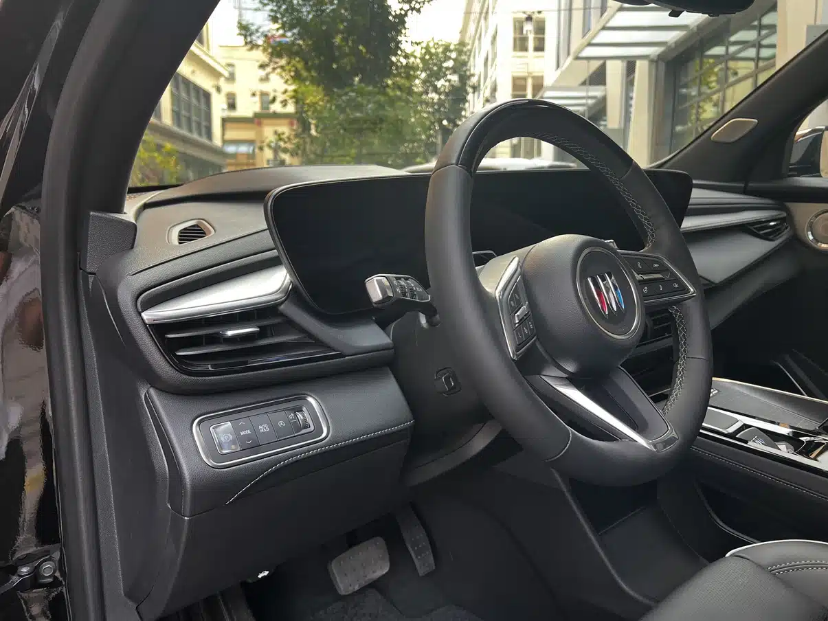 2025 buick enclave avenir 6