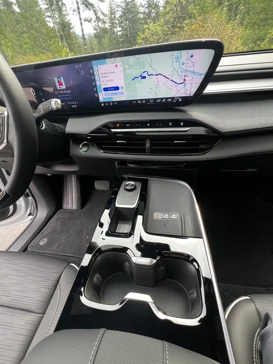 2025 buick enclave st 43
