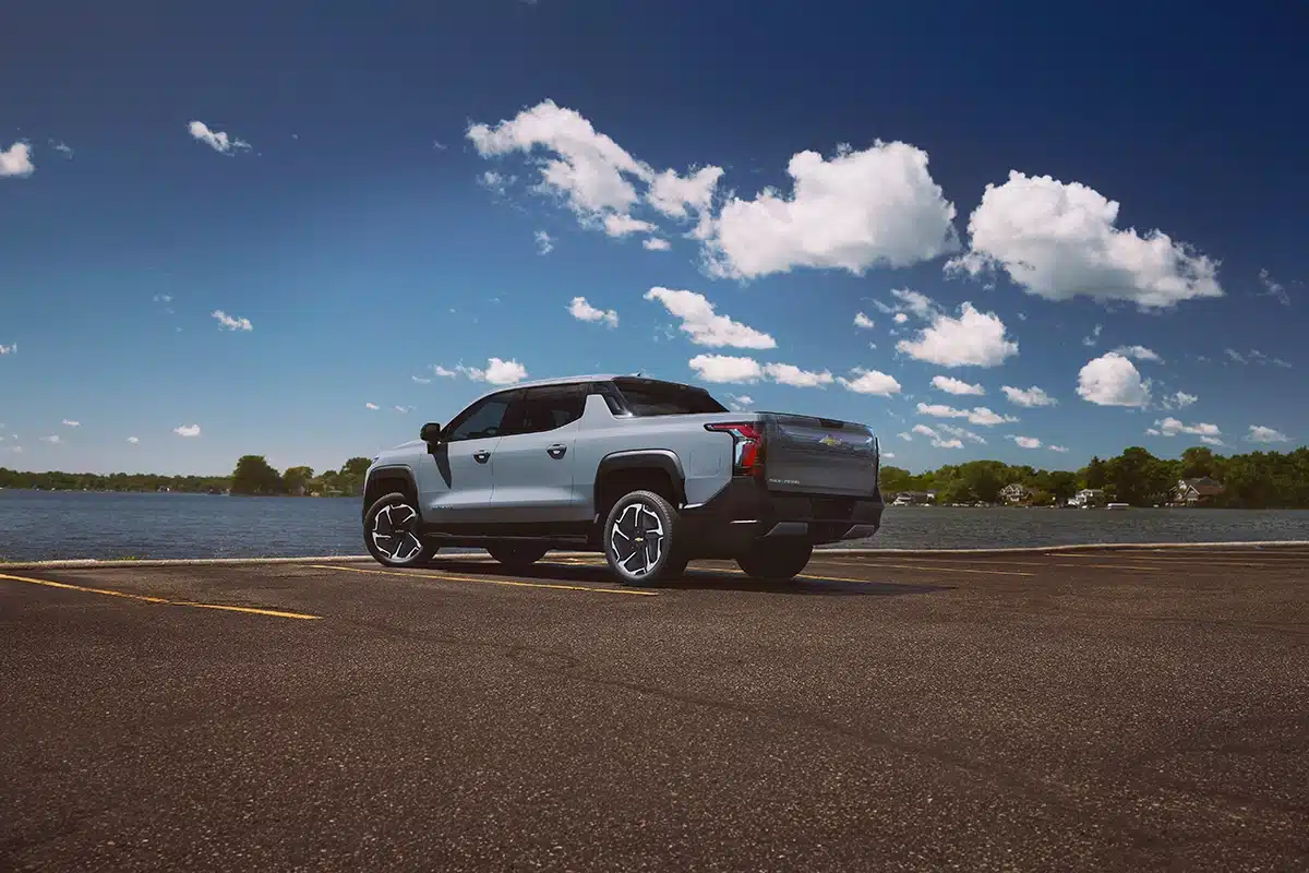 2025 Chevy Silverado EV 2