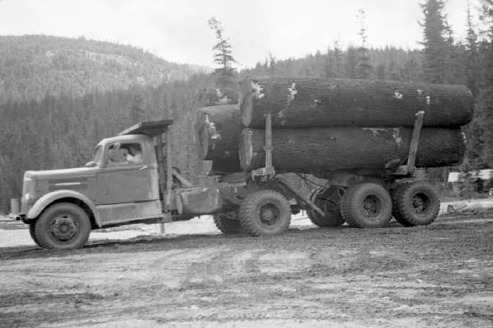 the dangers of overloaded trucks 2