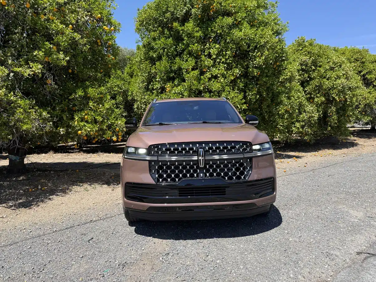 2025 lincoln navigator 10