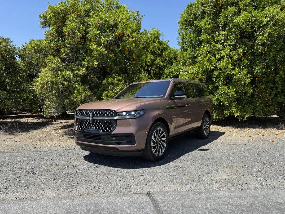 2025 lincoln navigator 11