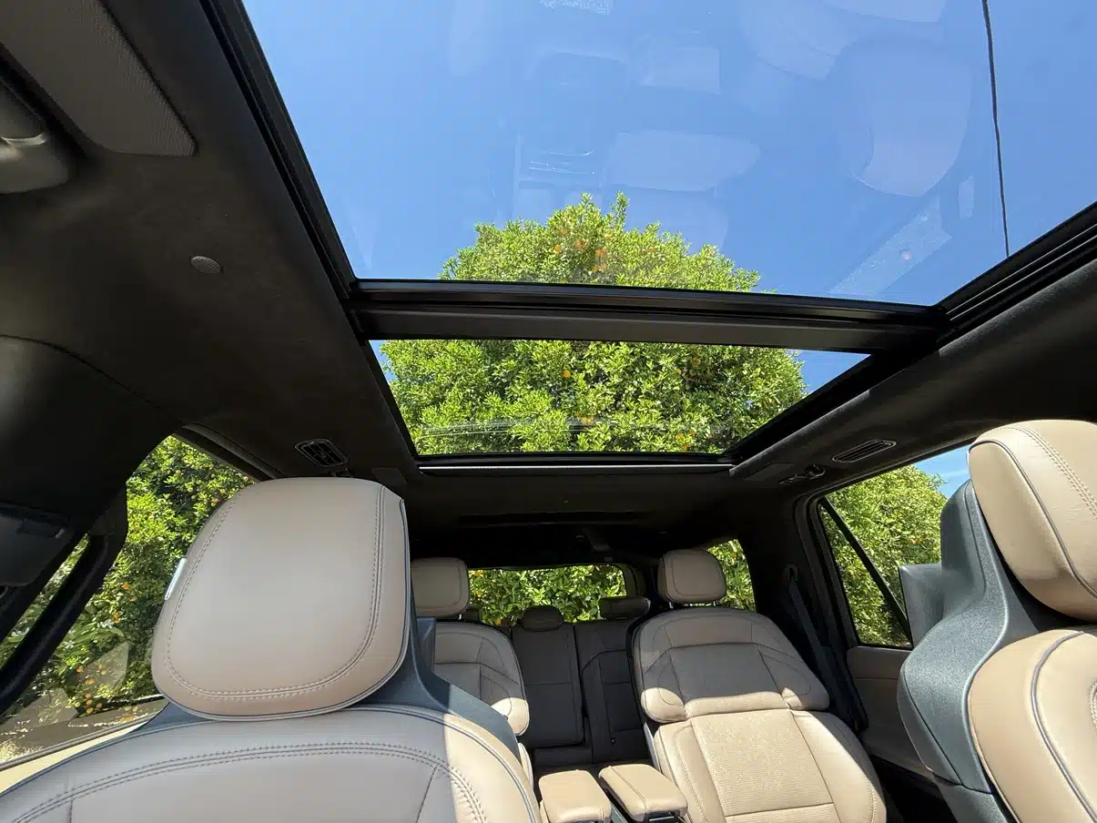 2025 lincoln navigator 15
