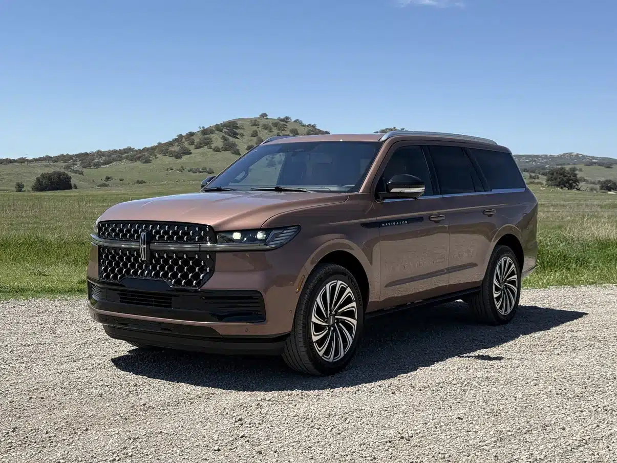 2025 lincoln navigator 2