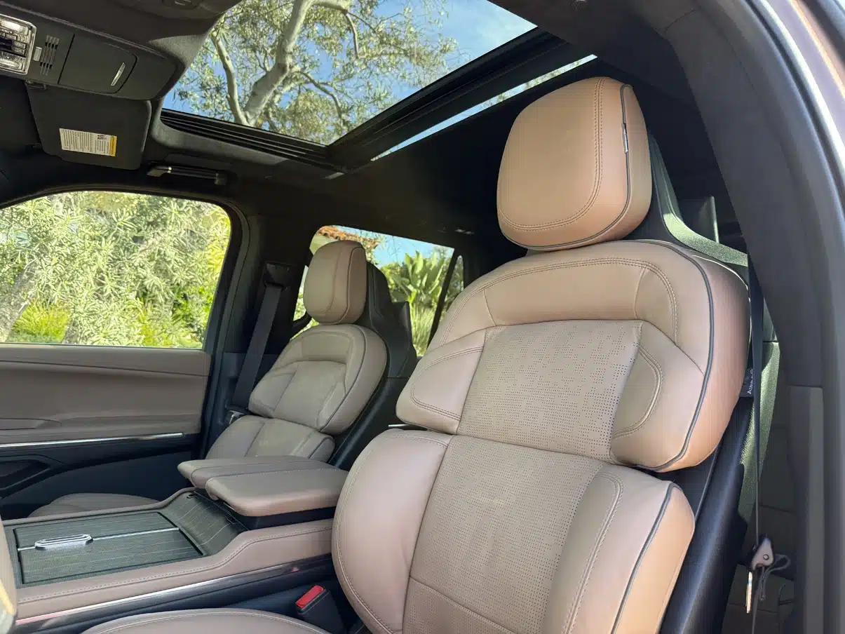 2025 lincoln navigator 20