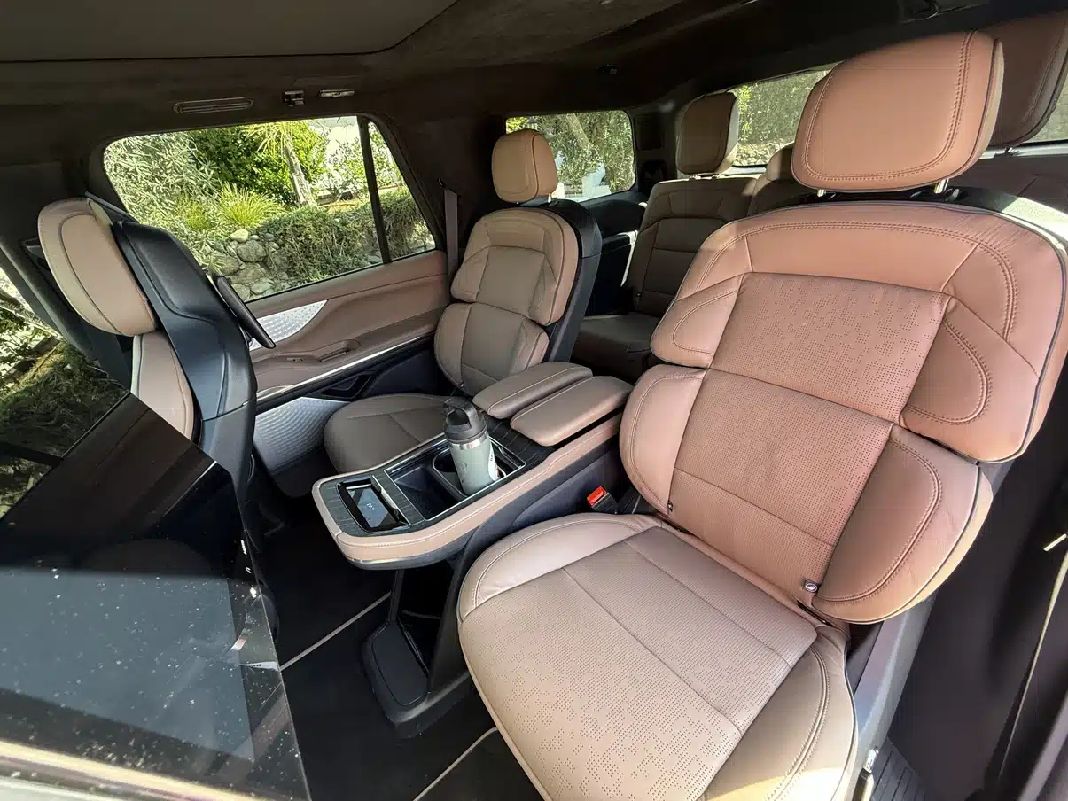 2025 lincoln navigator 22