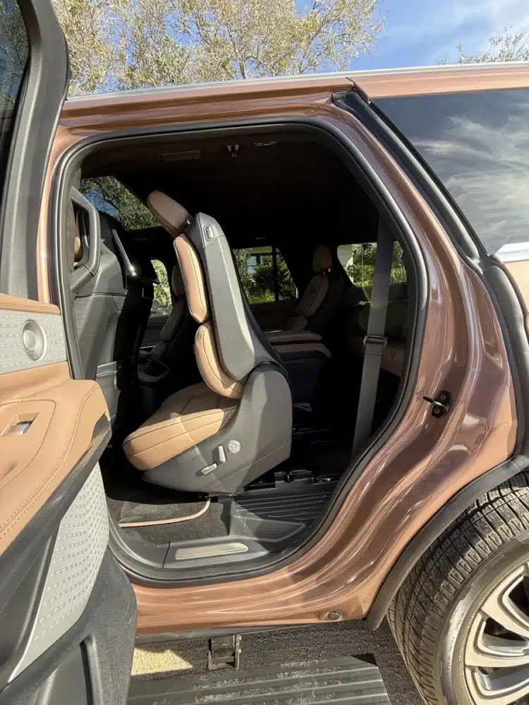 2025 lincoln navigator 23