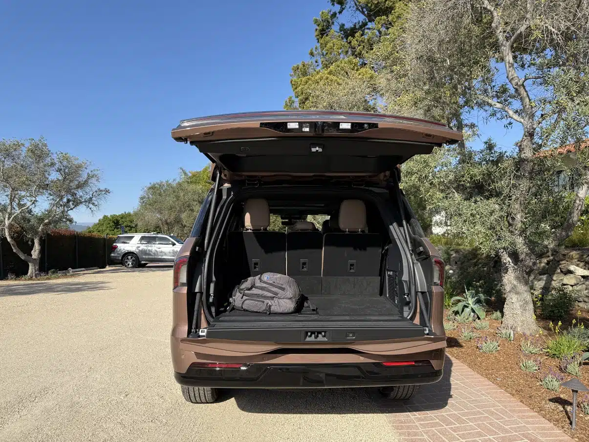 2025 lincoln navigator 25